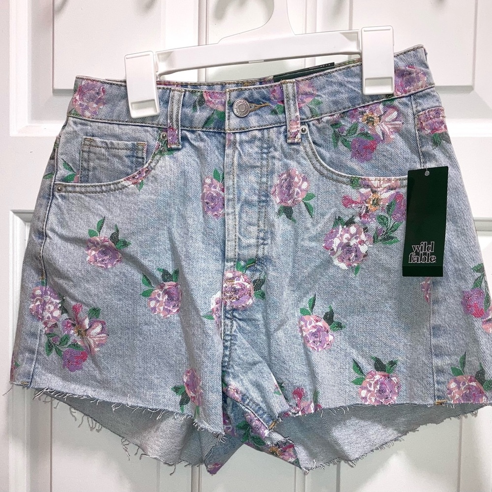 Wild Fable Women's High-Rise Cutoff Denim Shorts Light Blue Floral Size 2 NWT